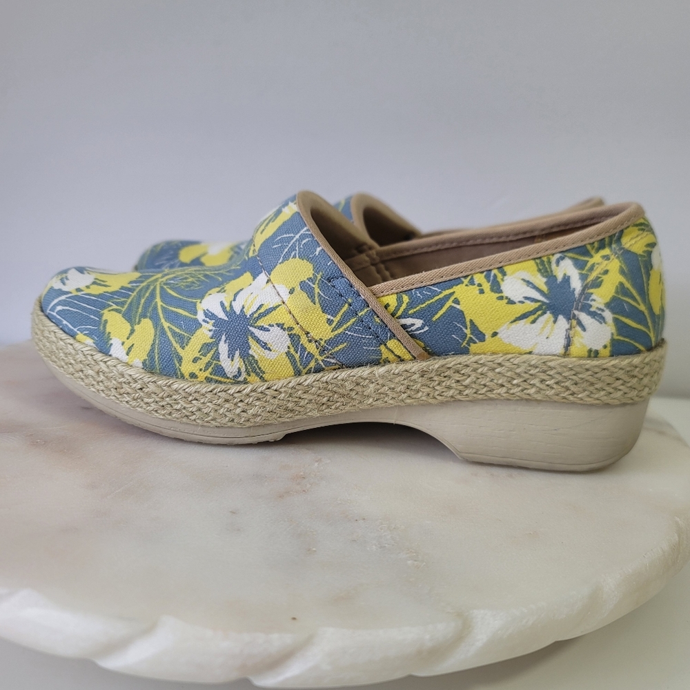 Dansko Victoria Tahiti Blue Yellow Floral Canvas Clog Women's EUR 39  US 8.5-9